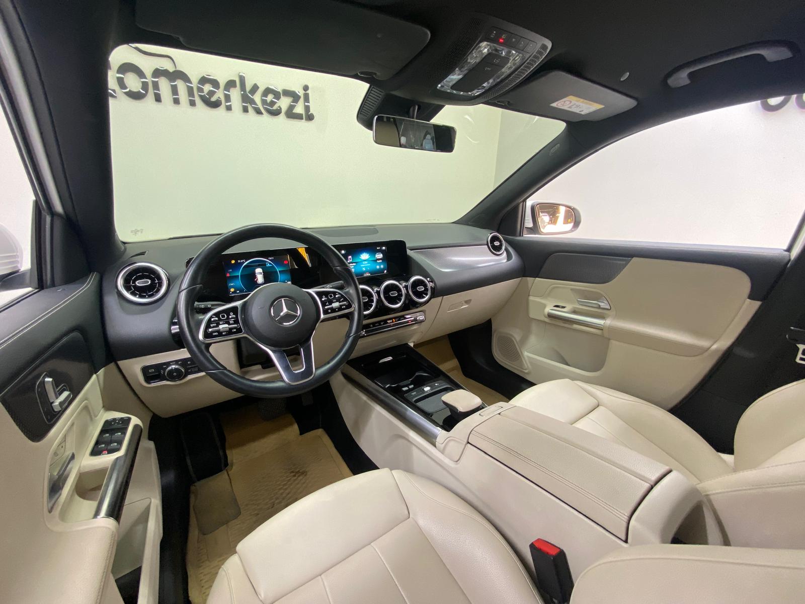 MERCEDES GLA 21